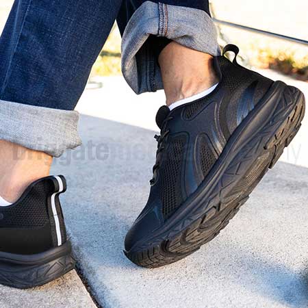 Darco Pogo Therapeutic Shoe (US: W7.5 | M6) Black Pair - Image 3